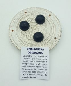 Omi "ombliguera" de obsidiana negra