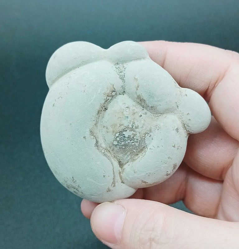 Esta piedra de las Hadas tiene las siguientes medidas: 55x58 mm, por 23 ...