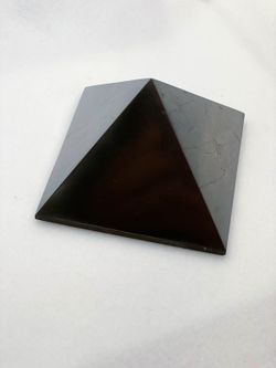 Pirámide de Shungite 71x71 mm