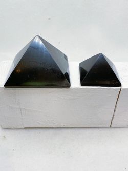 Pirámide de Shungite 50x50 mm