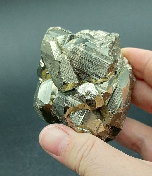 Pirita grupo de cristales