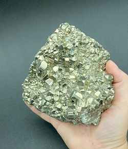 Pirita grupo de cristales