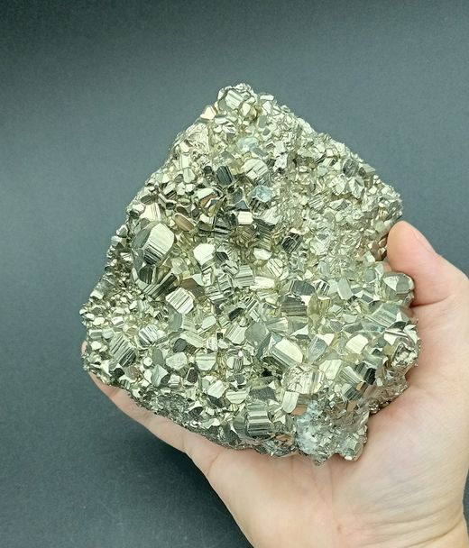 Pirita grupo de cristales