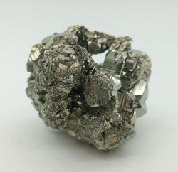 Pirita agrupación de cristales estriados
