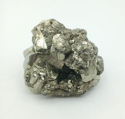 Pirita agrupación de cristales estriados