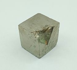 Pirita cubo cristal individual