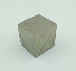 Pirita cubo cristal individual