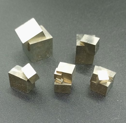 Pirita cubo. Lote de 5 piezas - Ref.J9