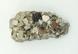 Pirita grupo de cristales