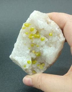 Piromorfita sobre cuarzo