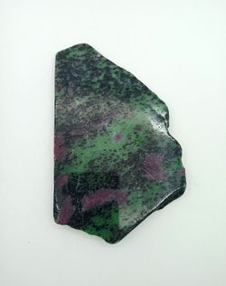 Placa de Rubí con Zoisita