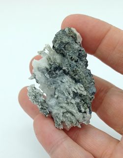 Plata nativa sobre matriz