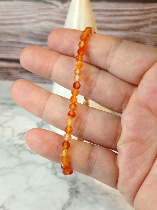 Pulsera de Cornalina facetada 4 mm