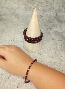 Pulsera de Granate de bola de 4mm.