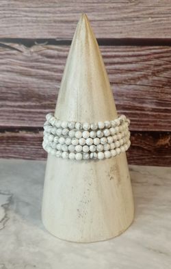 Pulsera de Howlita bola lisa 4 mm
