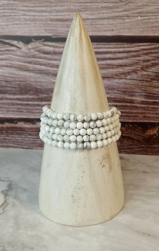 Pulsera de Howlita bola lisa 4 mm
