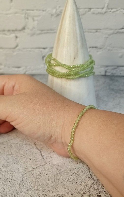 Pulsera de Olivino (Peridoto) facetada 3 mm