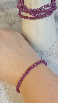 Pulsera de Rubí facetada 4 mm