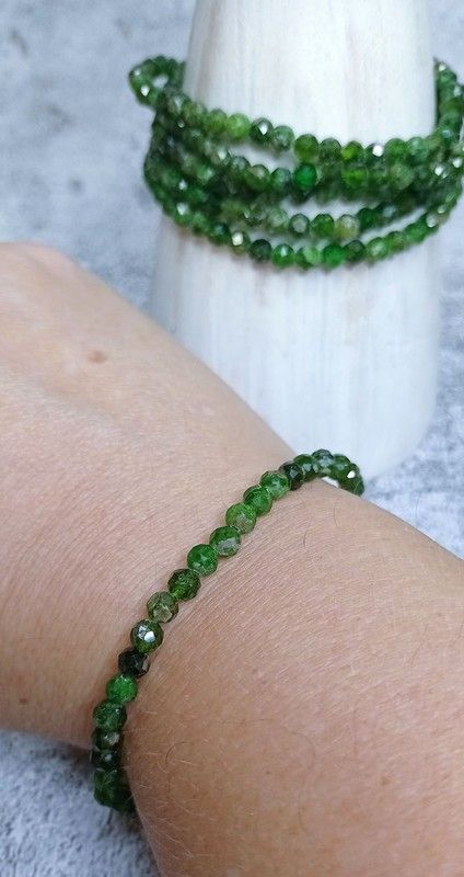 Pulsera Diopsido facetada 4 mm