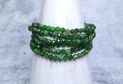 Pulsera Diopsido facetada 4 mm