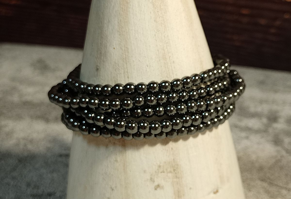 Pulsera Hematites bola 4 mm