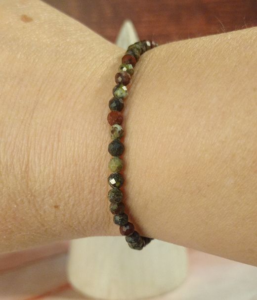 Pulsera Jaspe sangre de dragón facetada de 4 mm