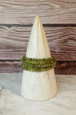 Pulsera Peridoto (Olivino) bola lisa 4 mm