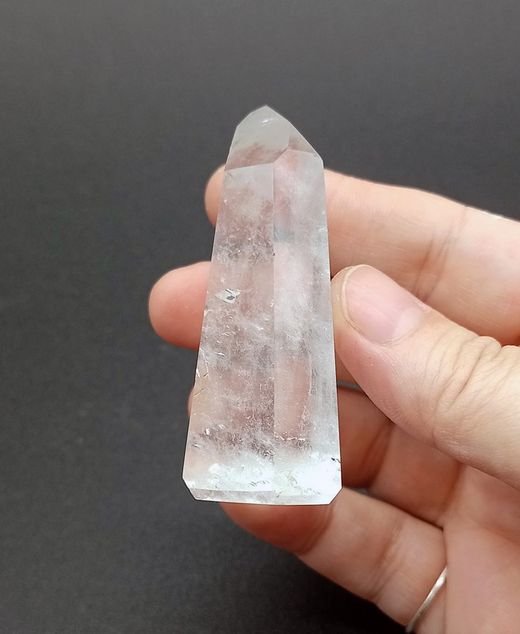 Punta de Cuarzo cristal de roca pulido