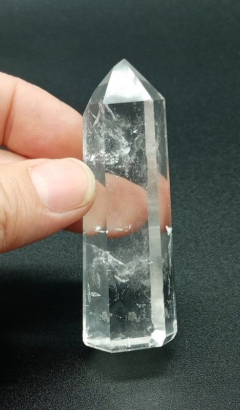 Punta de Cuarzo cristal de roca pulido