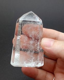 Punta de Cuarzo cristal de roca pulido