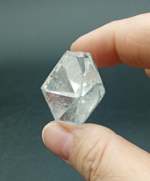 Punta de Cuarzo cristal pulida