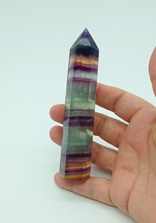Punta pulida de Fluorita arcoíris