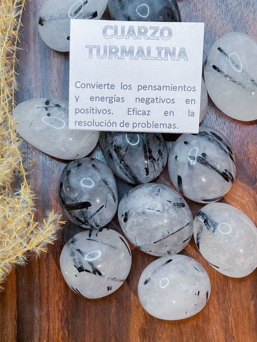 Rodado de Cuarzo con Turmalina