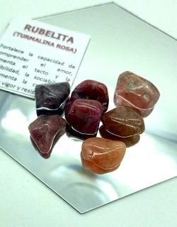 Rodado de Rubelita (Turmalina rosa)