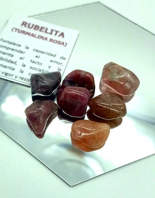 Rodado de Rubelita (Turmalina rosa)