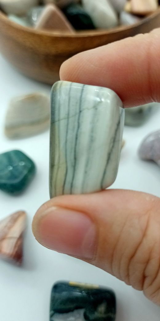 Rodados de Calcedonia de saturno