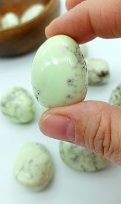 Rodados de Crisoprasa limón