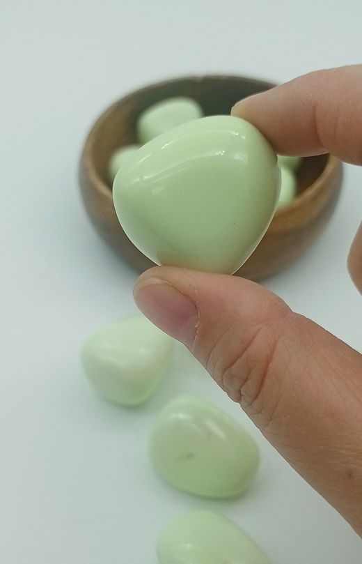 Rodados de Crisoprasa limón