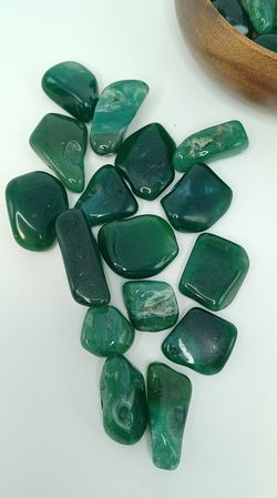 Rodados de Mtrolita (Calcedonia de cromo)