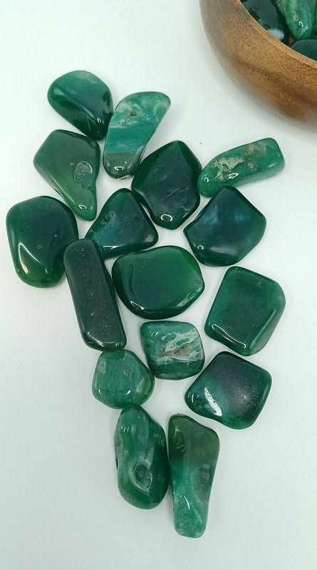 Rodados de Mtrolita (Calcedonia de cromo)