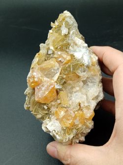 Scheelita cristales octaédricos