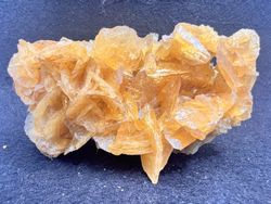 Selenita cristales en matriz