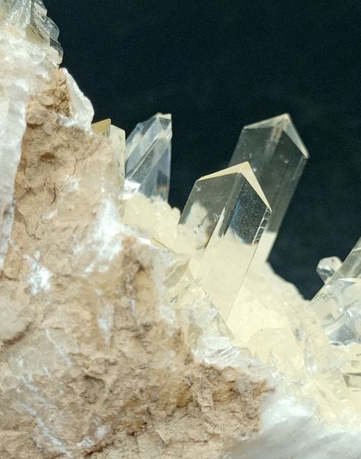 Selenita cristales sobre matriz