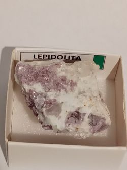Minerales en cajita de 4x4. Serie verde