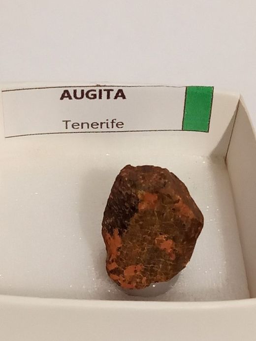 Minerales en cajita de 4x4. Serie verde