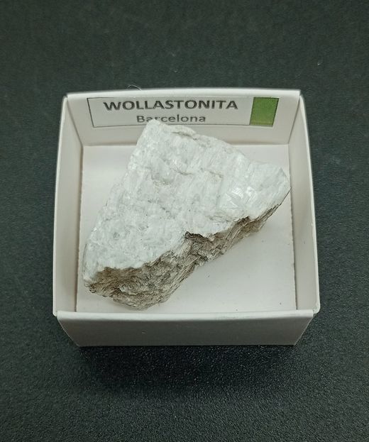 Minerales en cajita de 4x4. Serie verde