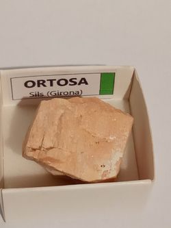 Minerales en cajita de 4x4. Serie verde