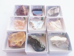 Minerales en cajita de 4x4. Serie verde