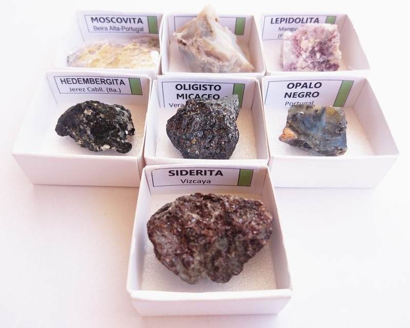 Minerales en cajita de 4x4. Serie verde