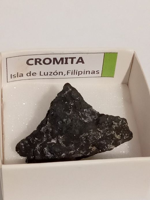Minerales en cajita de 4x4. Serie verde